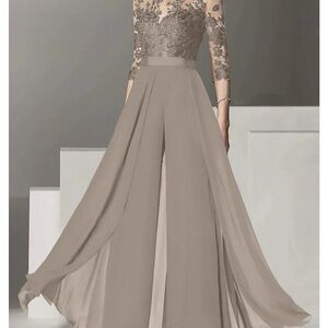 Elegant Lace Evening Gown